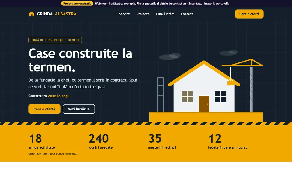 Primul ecran al site-ului demonstrativ Grinda Albastră, firmă de construcții, pe laptop, cu o casă desenată.